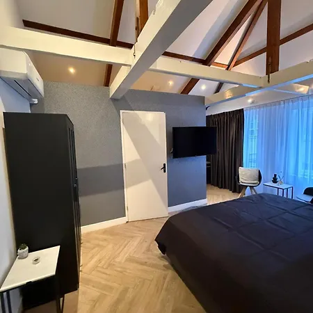 Bella Restaurant Hotell 3*