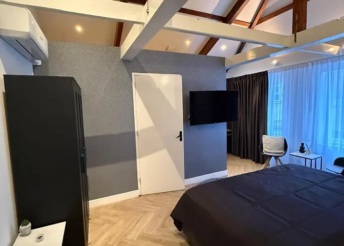 Bella Restaurant Hotel 3*